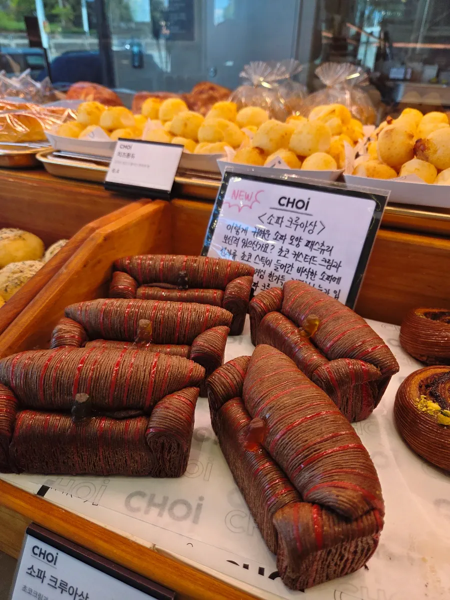 1층에서 2층으로 올라가는 동선