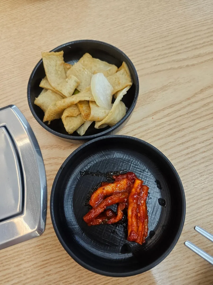 국물이 진해진 부대찌개 클로즈업
