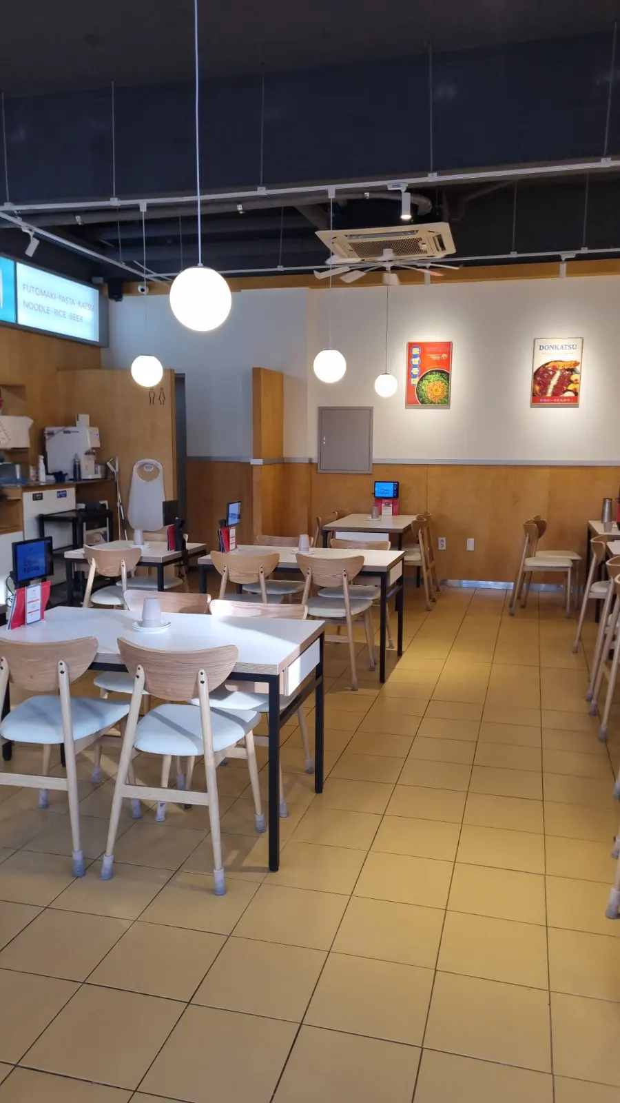 Clean, stylish interior of Choi Dining Daejeon Gwanpyeong