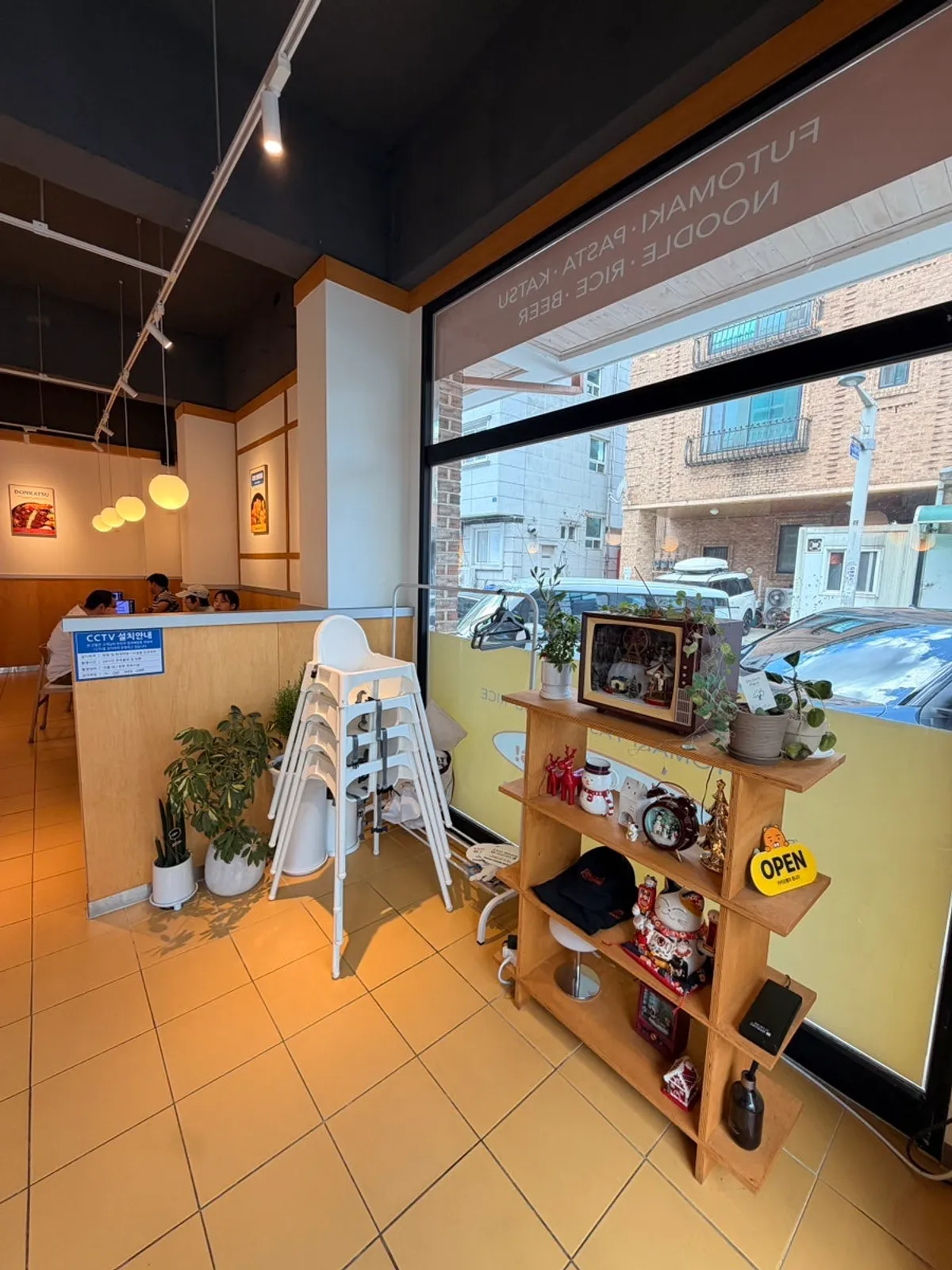 Interior atmosphere of Choi Dining Daejeon Gwanpyeong