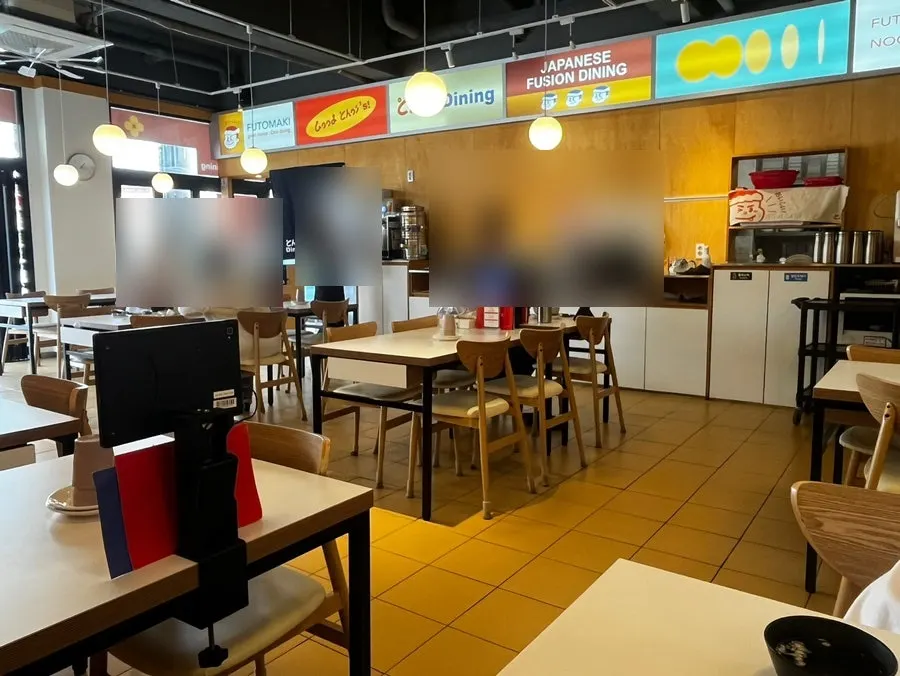 초이다이닝 관평점 매장 내부 전경