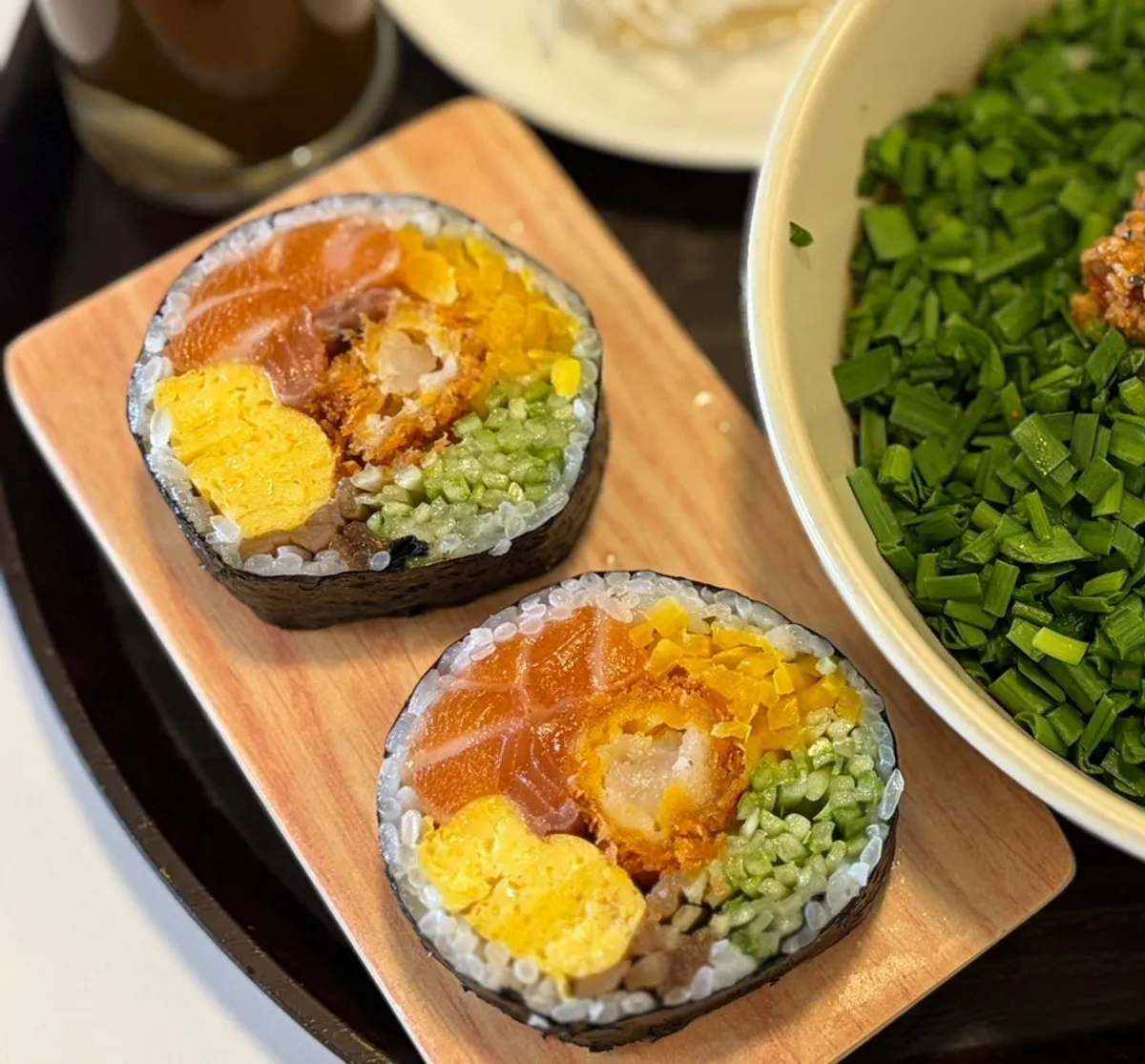 2 pieces of salmon futomaki included in the set