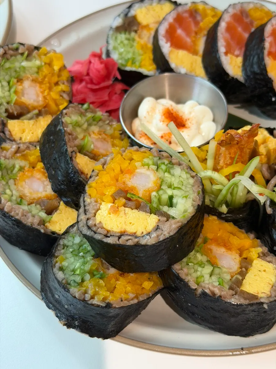 속재료가 꽉 찬 큼직한 후토마끼