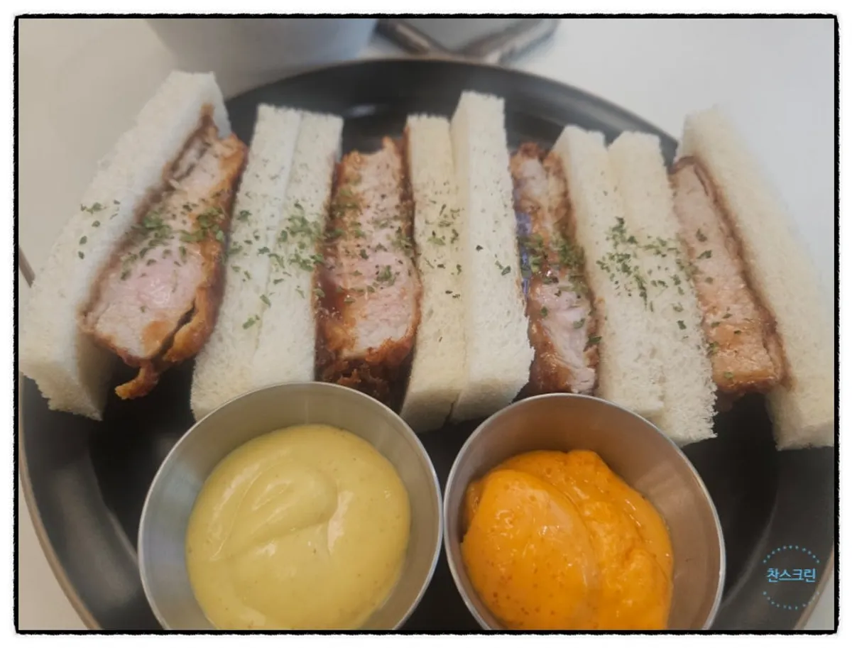 Three dishes laid out on the table at Choi Dining Yangju Okjeong