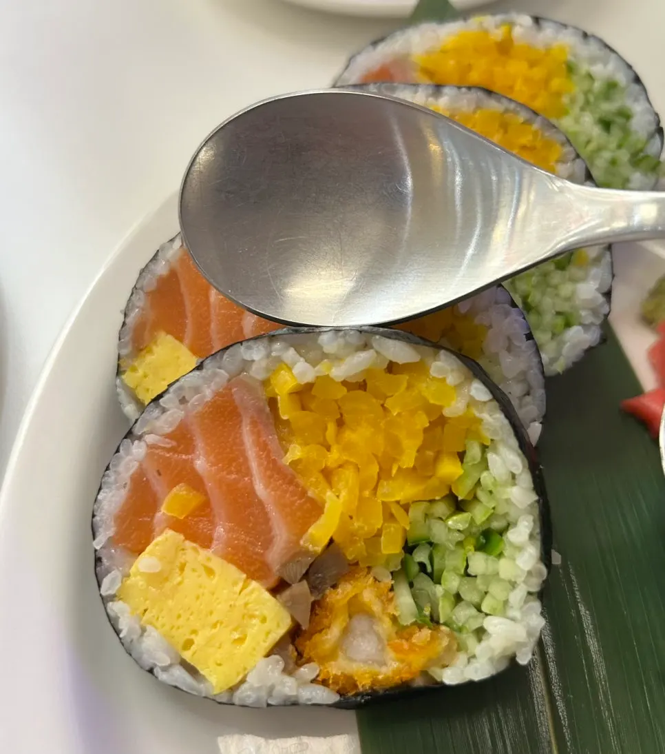 Futomaki size compared to a spoon