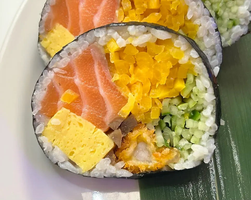 Futomaki served with truffle mayo sauce