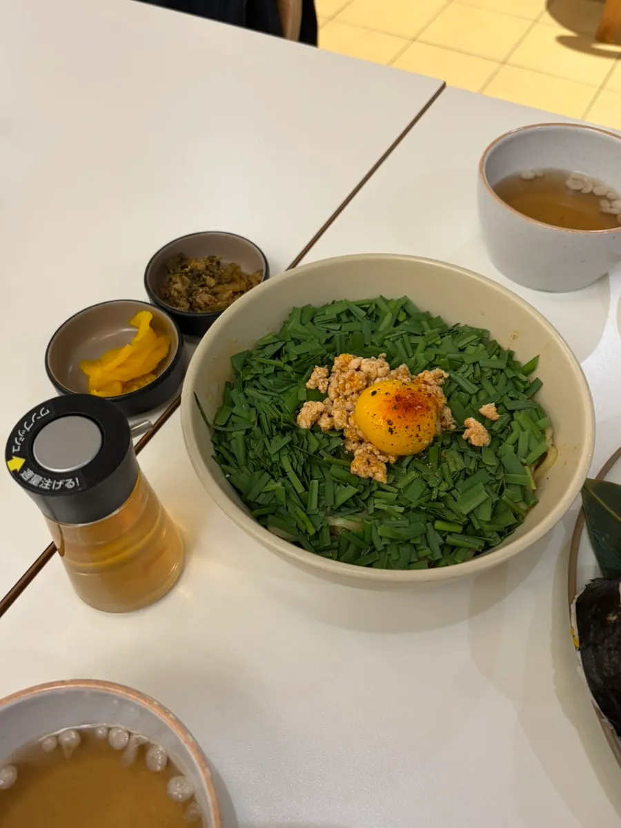 Yukhoe futomaki packed with hearty ingredients