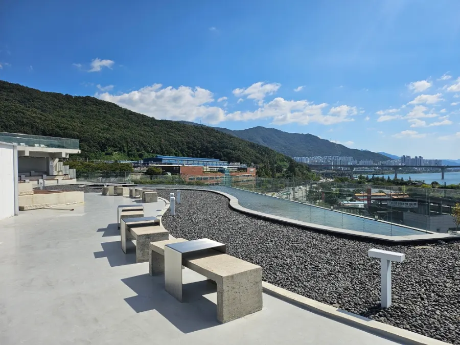 Exterior of Choi Main Branch along the Nakdong River in Hopo, Yangsan