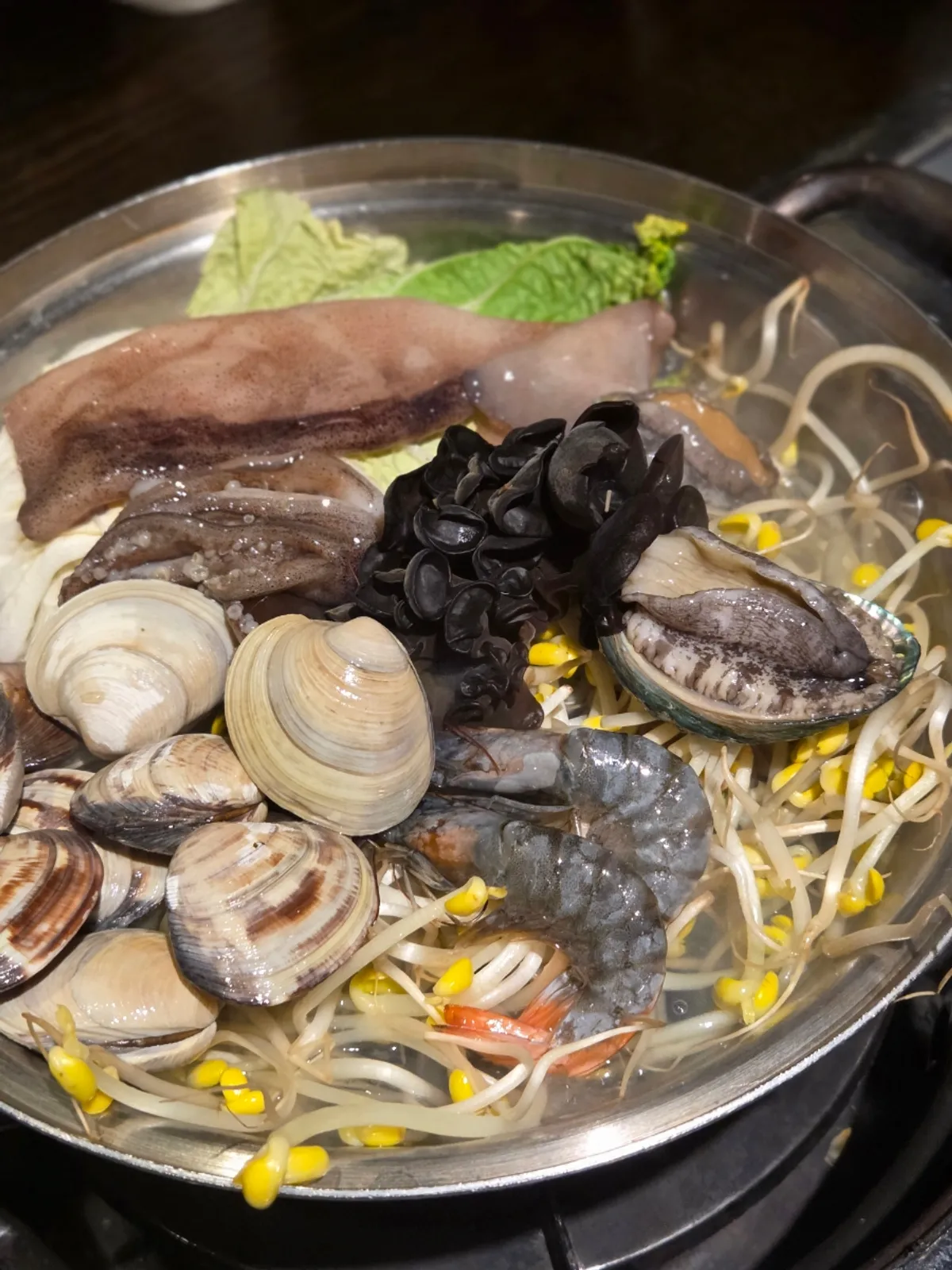 满满海鲜的海鲜刀削面两人份