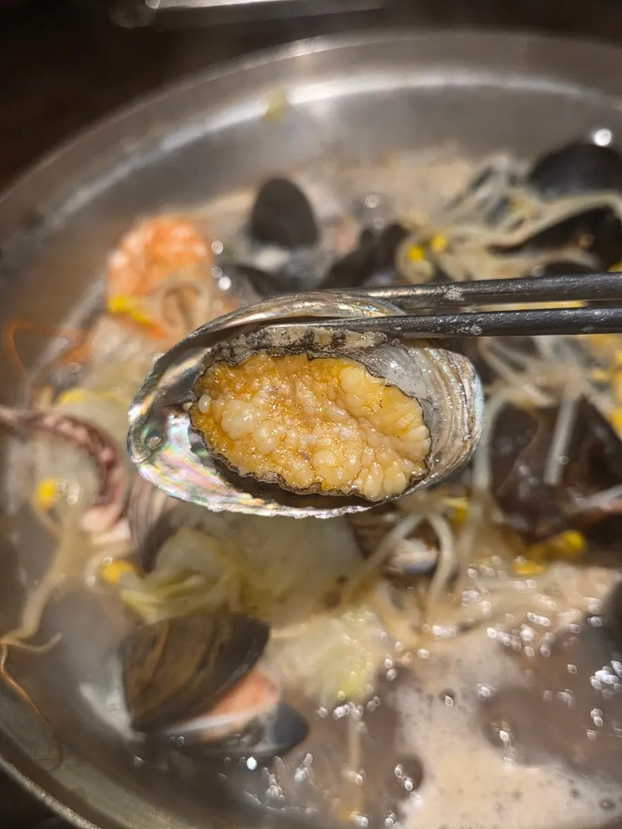 挑着吃的贻贝和蛤蜊