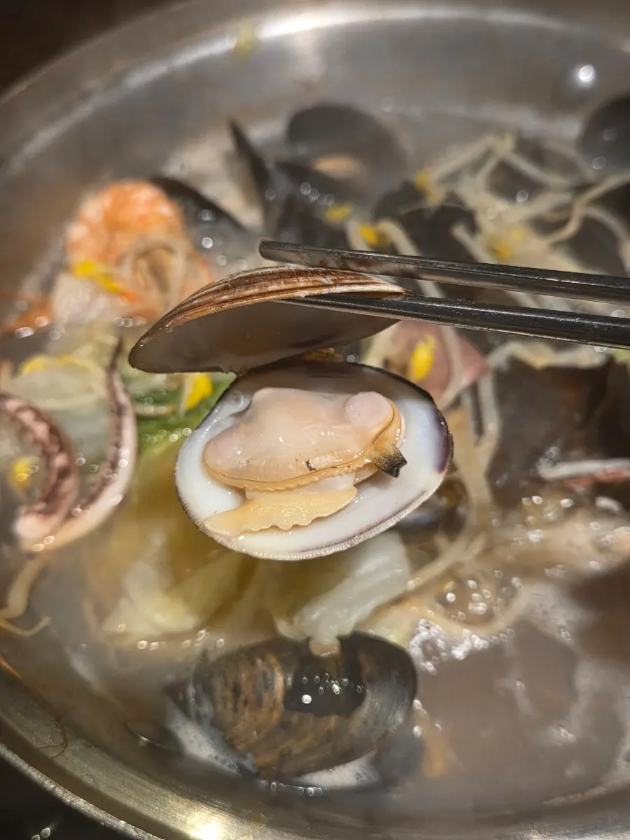 海鲜刀削面里的鲍鱼
