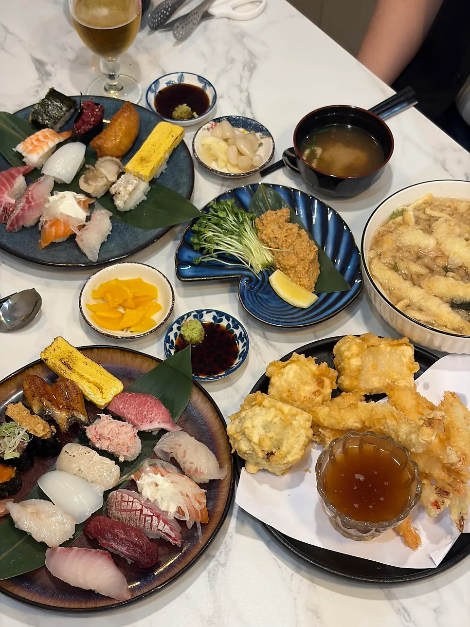 Sushi table spread at Choe Uyeong Sushiya Jongno Branch