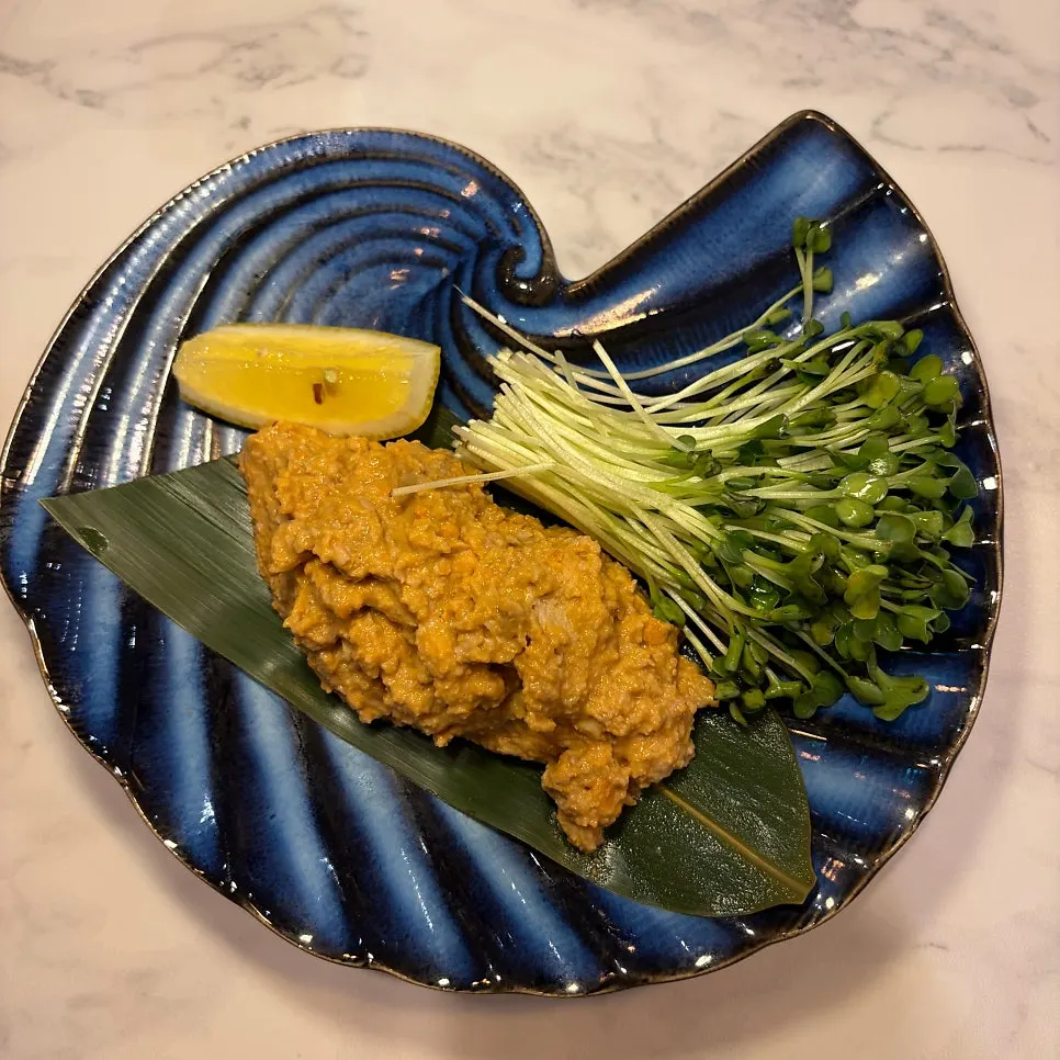 Eel sushi topped with sauce