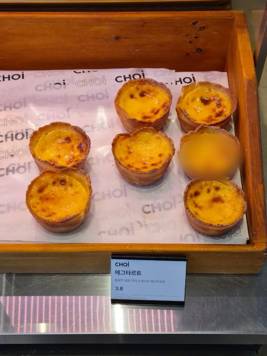 Bread items displayed for gift packaging