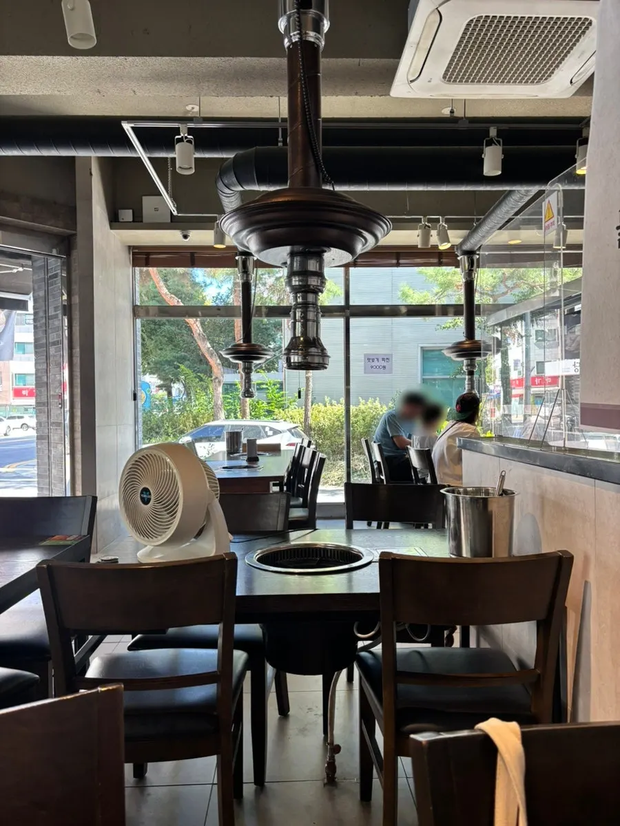 Spacious interior of Choi Jiseong's Seafood Kalguksu