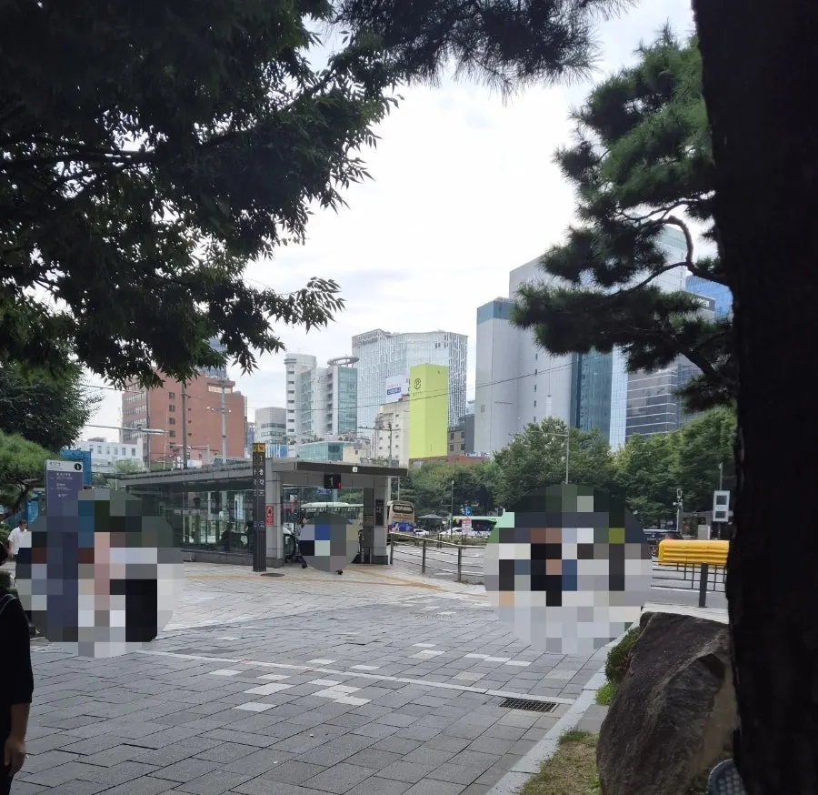 종각역 주변 거리 풍경