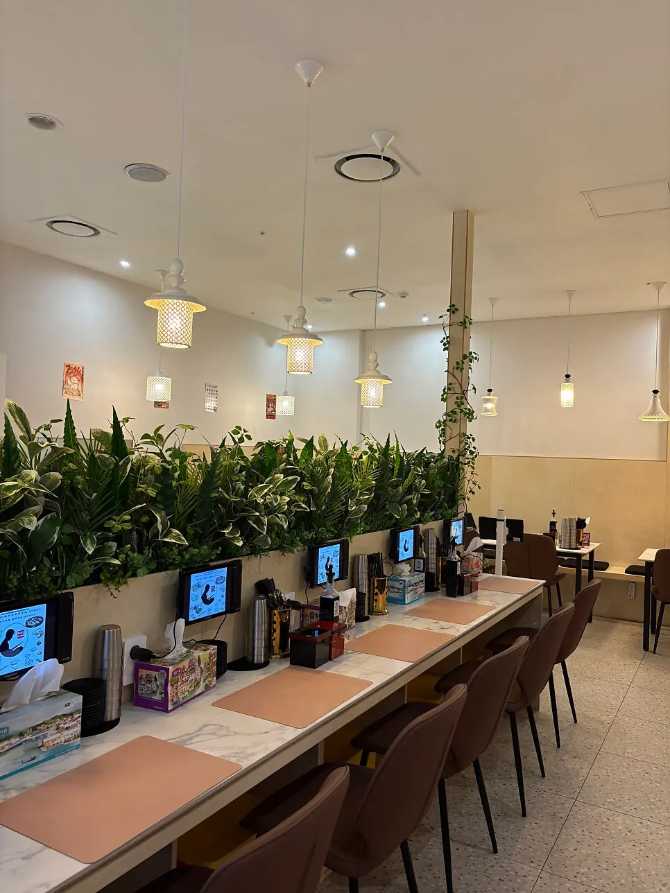 Interior passage of Choe Uyeong Sushiya Jongno Branch