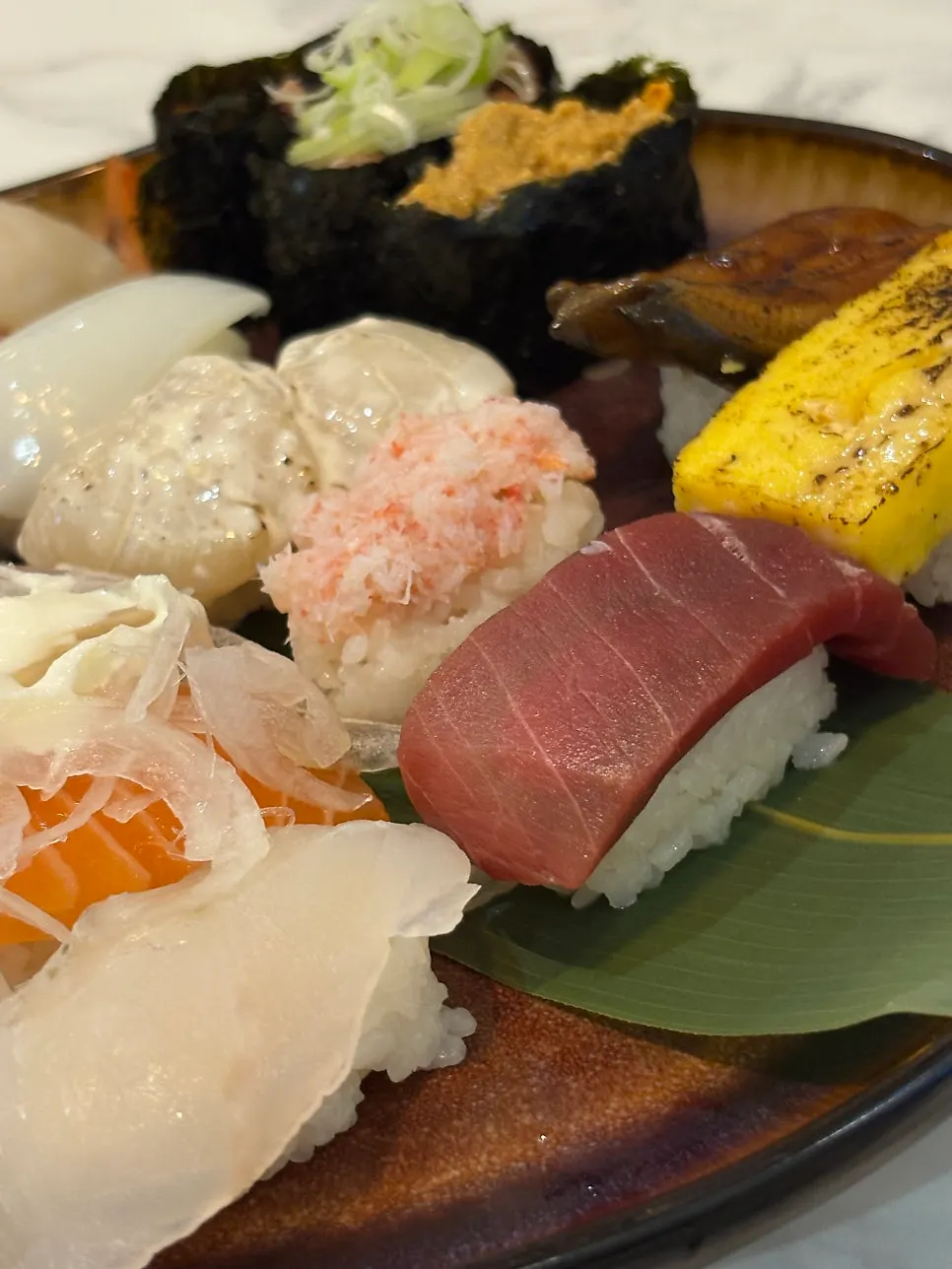 Thick-cut tuna sushi