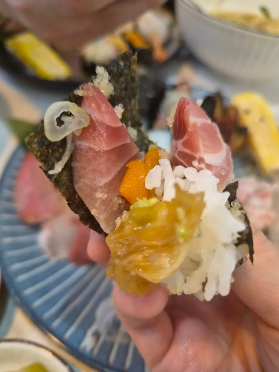 Shrimp tempura and white fish inside the kaisendon