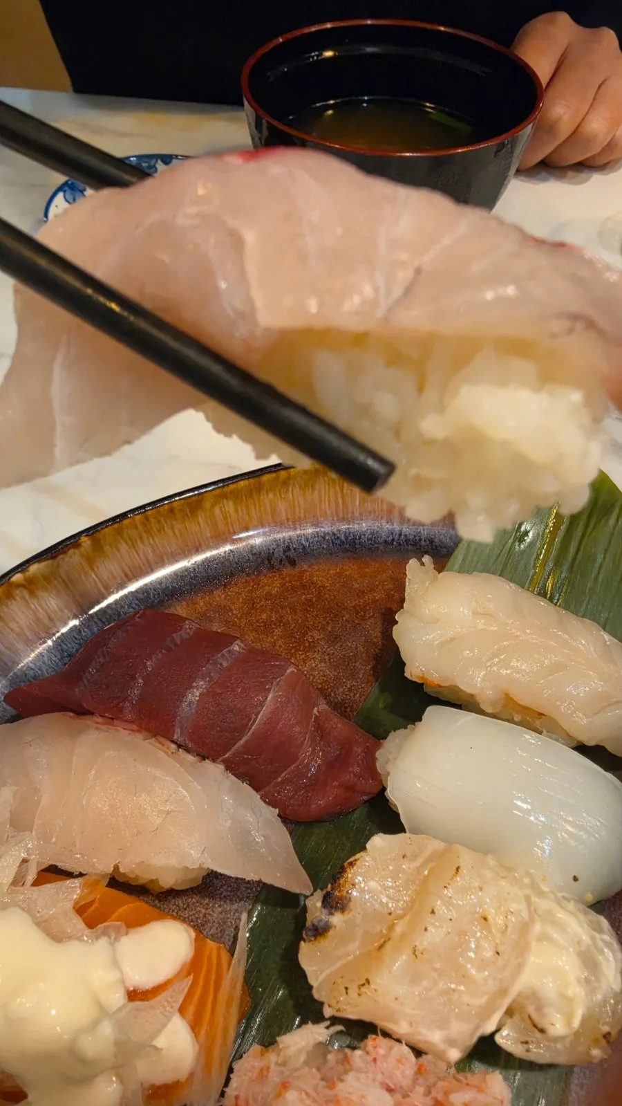 Eel sushi and gunkanmaki