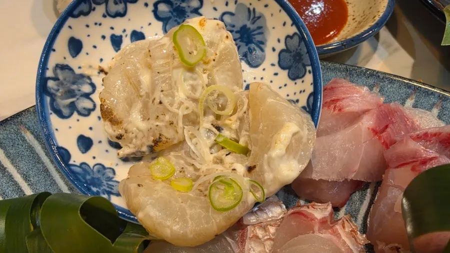 Seared (aburi) scallop sashimi