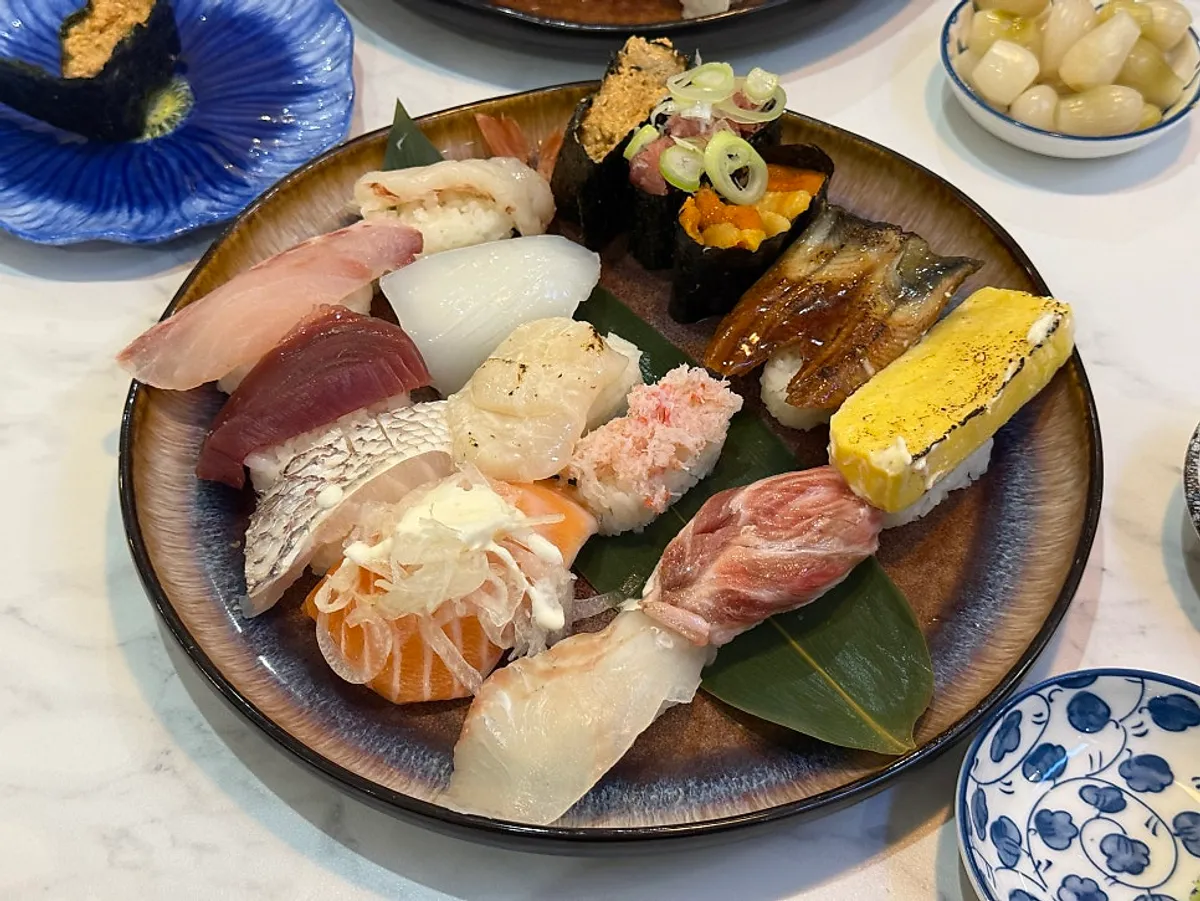 A plate of sushi at Choe Uyeong Sushiya Jongno Branch