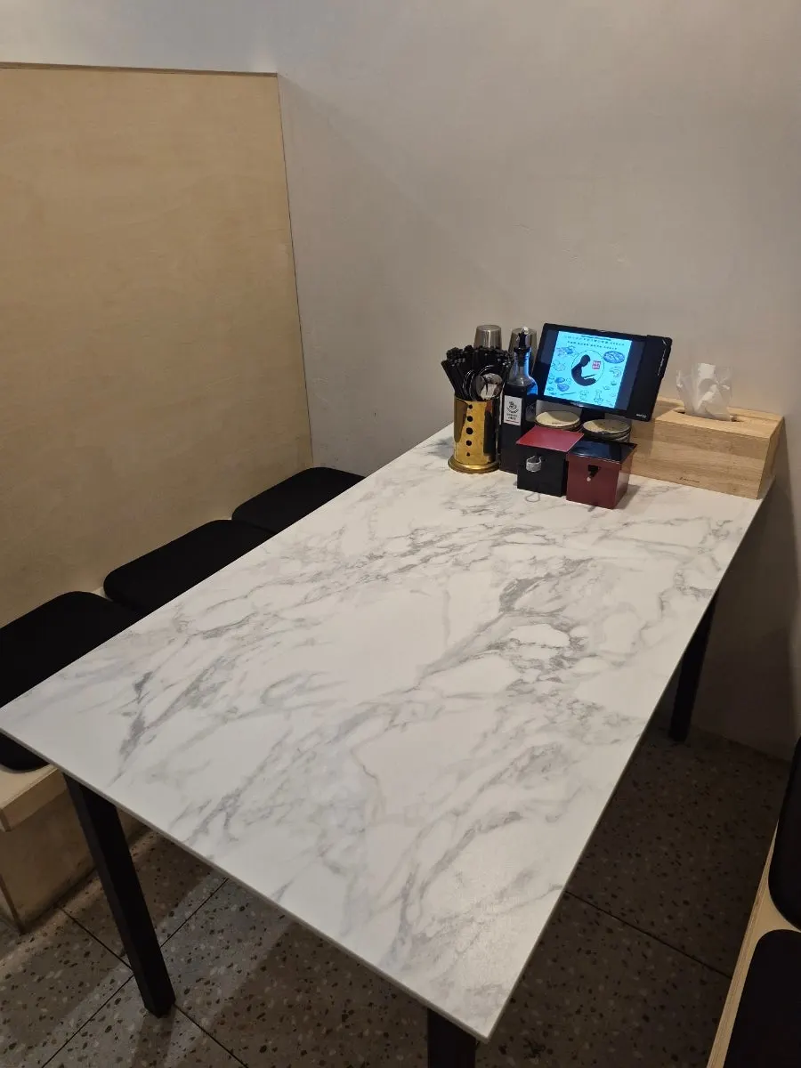 Menu board at Choe Uyeong Sushiya Jongno Branch