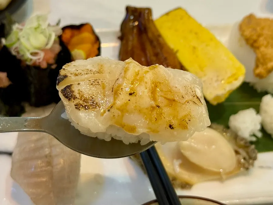 한치에 안키모 올린 초밥