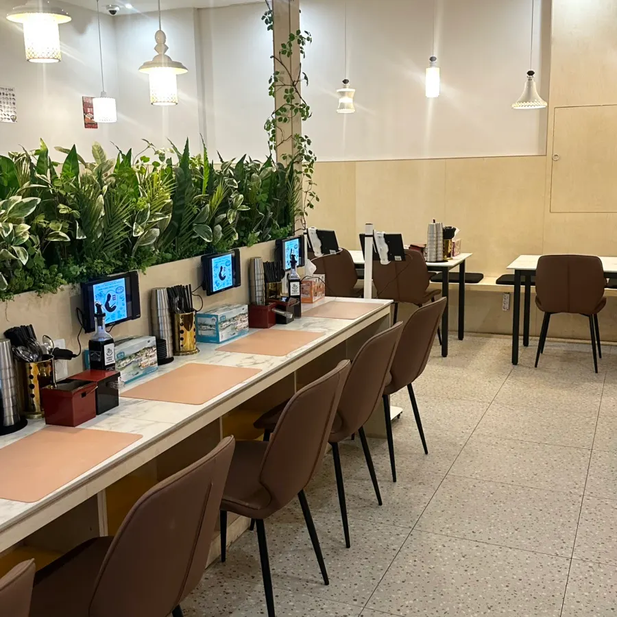 Bar seating inside Choe Uyeong Sushiya Jongno Branch