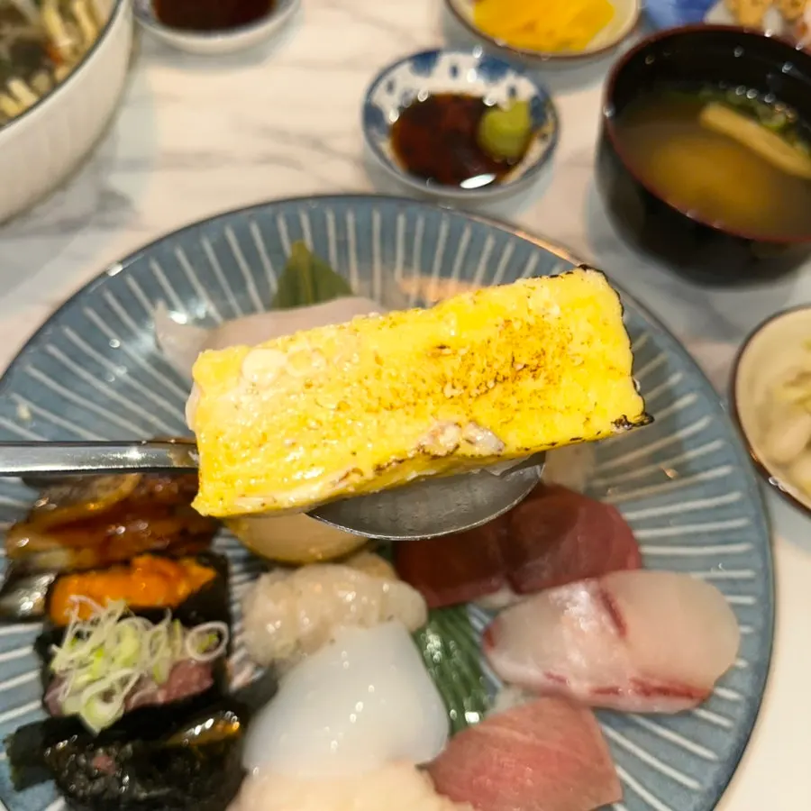 Flounder fin and bluefin tuna sushi