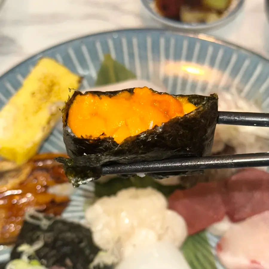 Sea urchin gunkan sushi