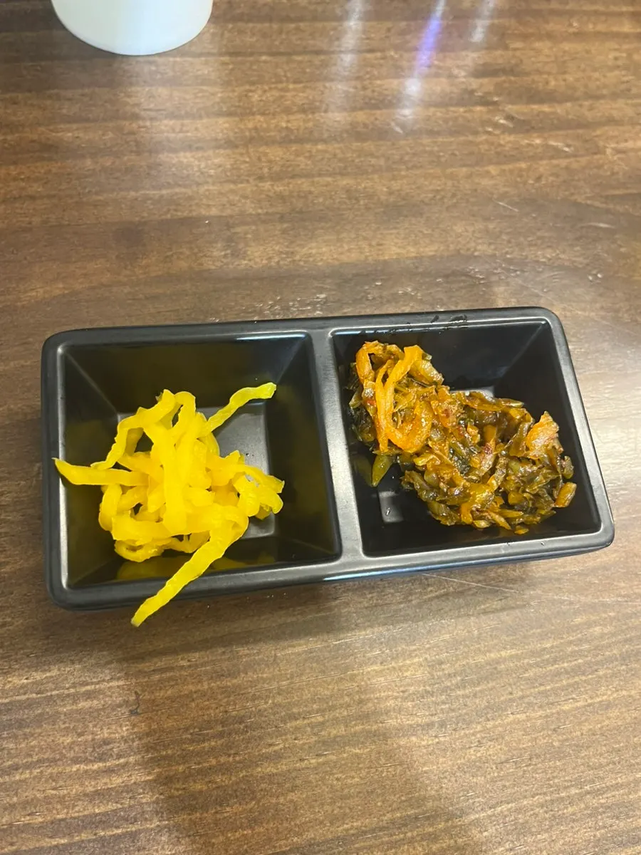 Self-bar with cheongyang peppers and pickled radish