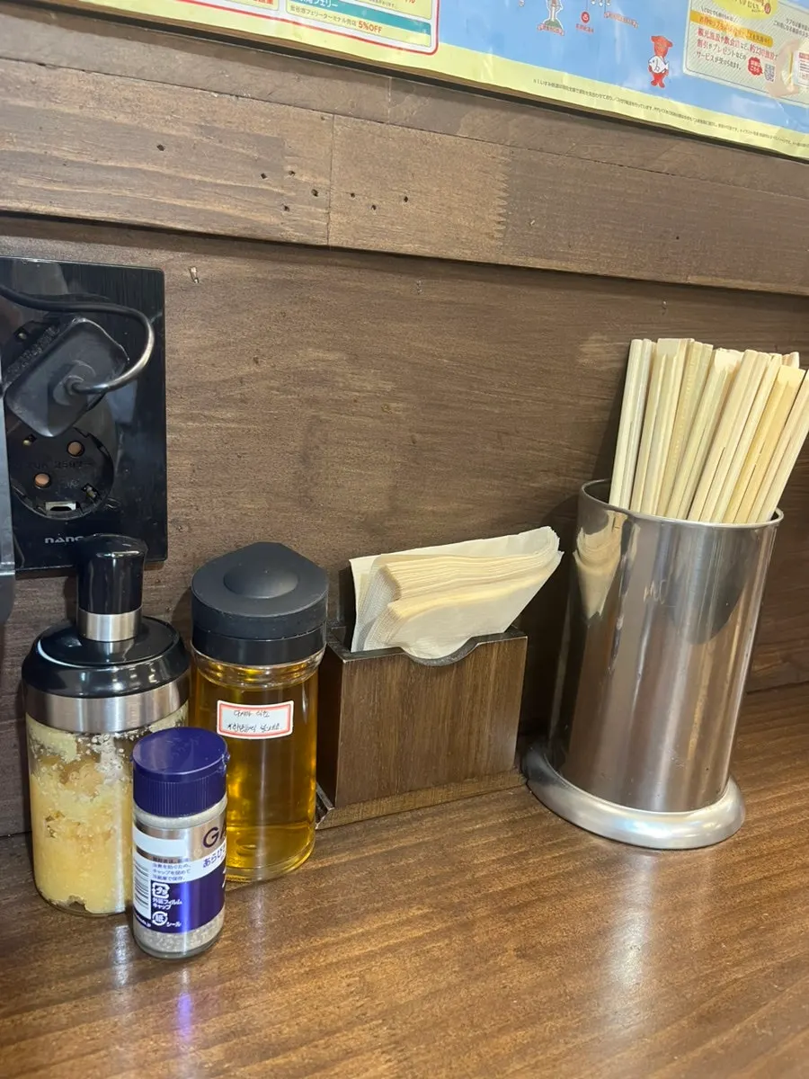 Chili flakes and water at the self-bar