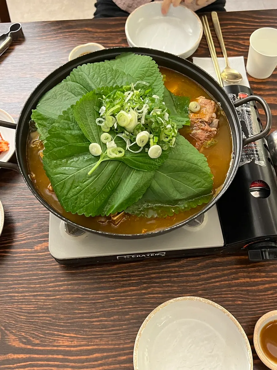 보글보글 끓는 감자탕