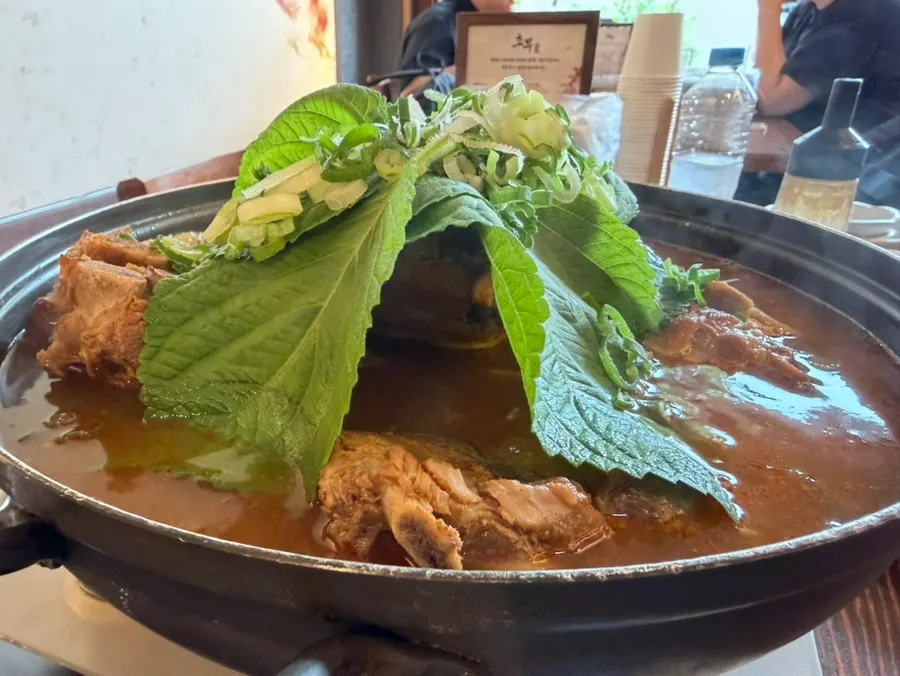 Small gamjatang piled high with meat at Chomu Gamjatang