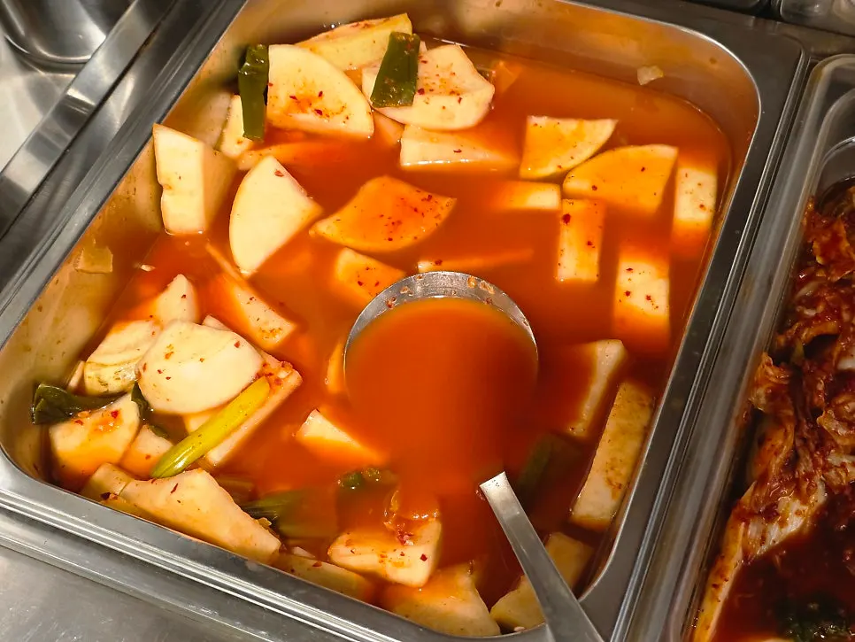 Cheongyang peppers and ssamjang at the self-serve bar