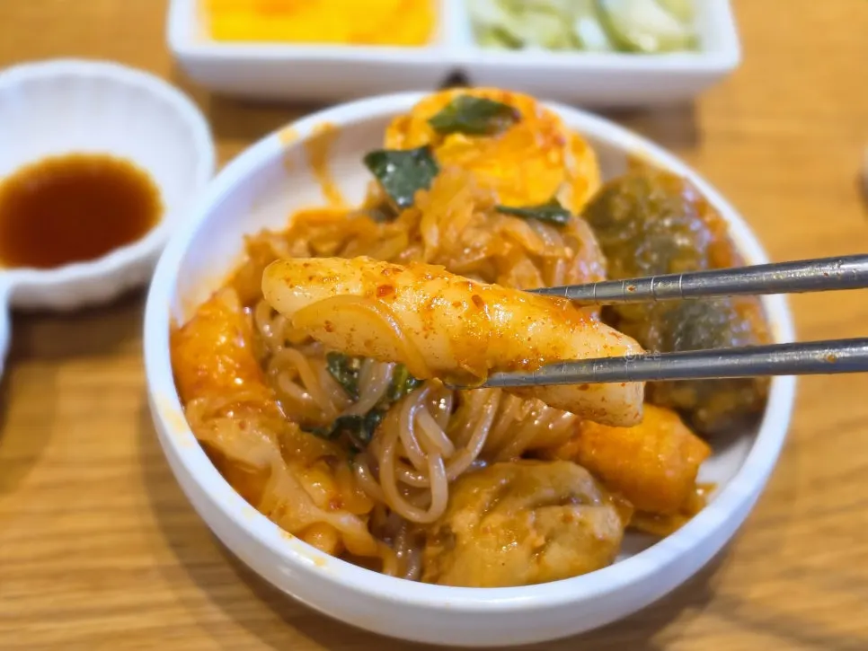 Choneseo's instant tteokbokki with the broth reduced down