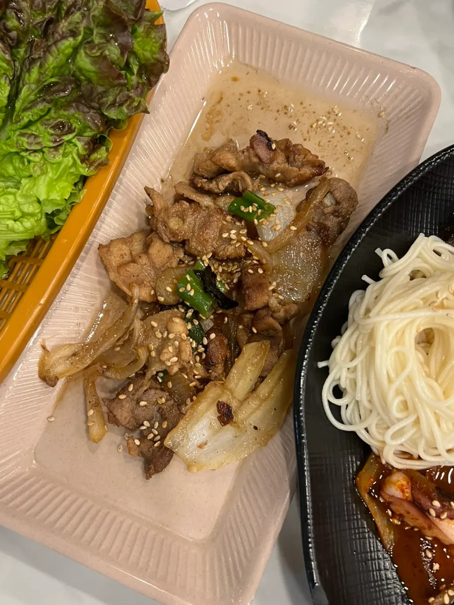 Complimentary taste of soy sauce bulgogi