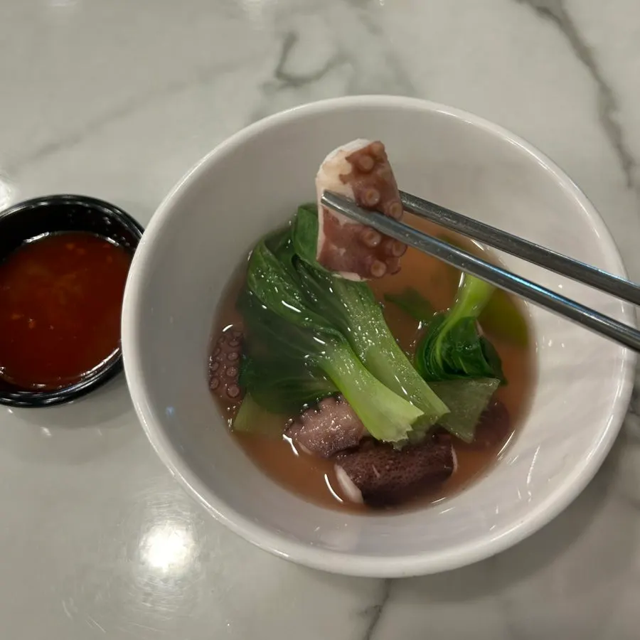맑은 연포탕 국물 한 국자