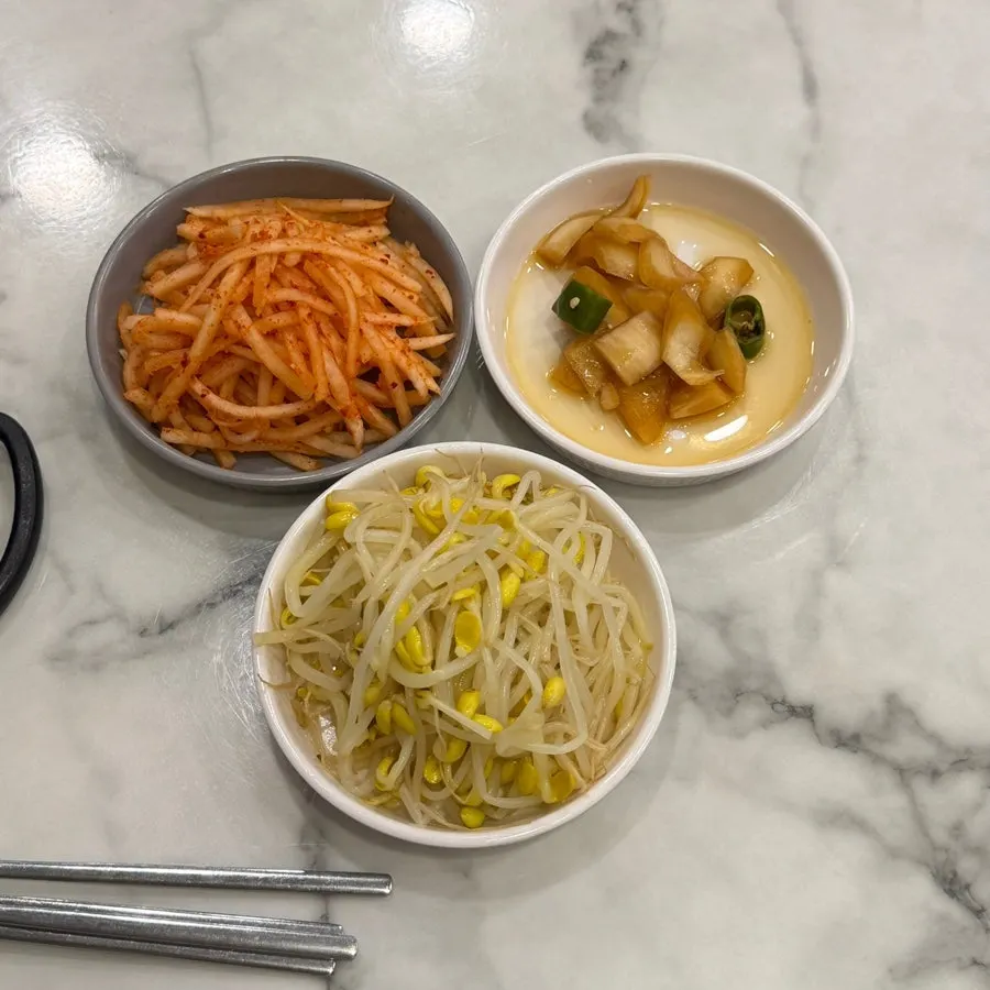 무생채 콩나물 절임양파 기본 반찬