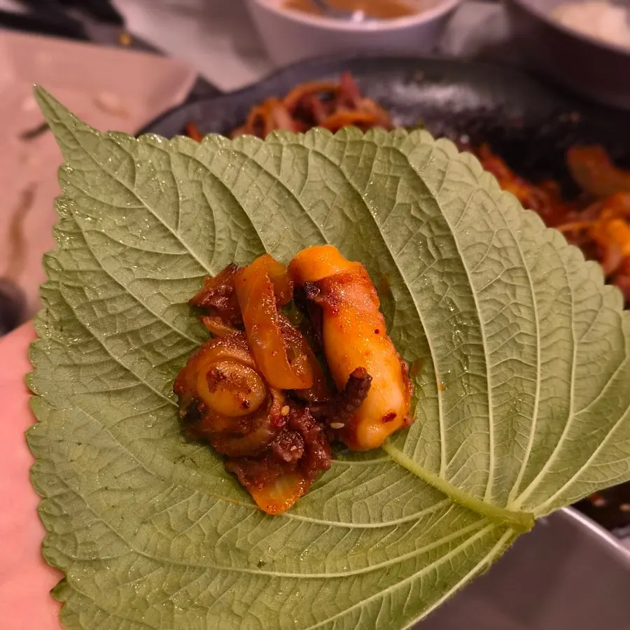 낙지볶음 양념에 비빈 소면