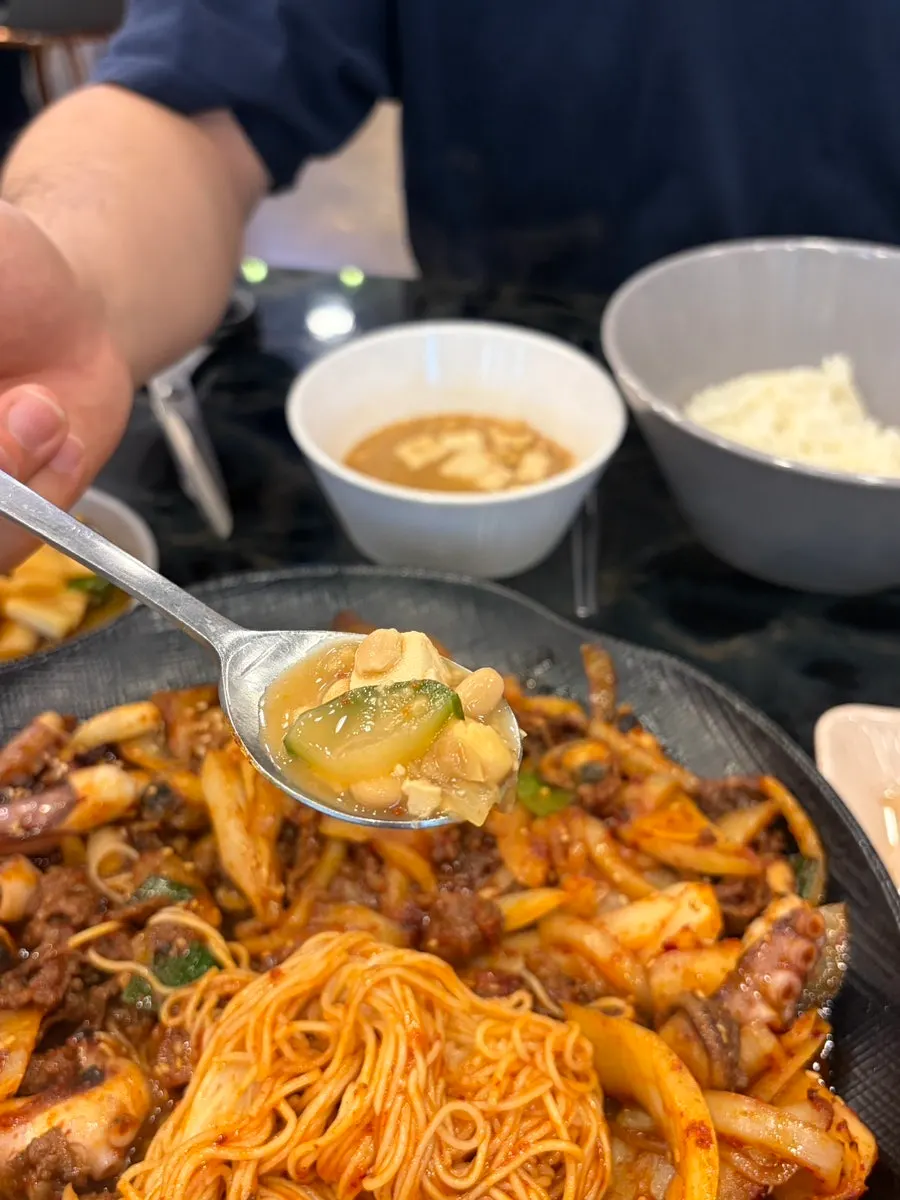 맵지 않은 불고기백반 한 상