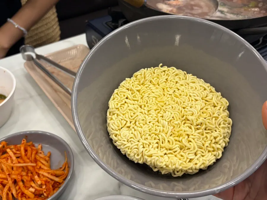 연포탕과 함께 주문한 소주
