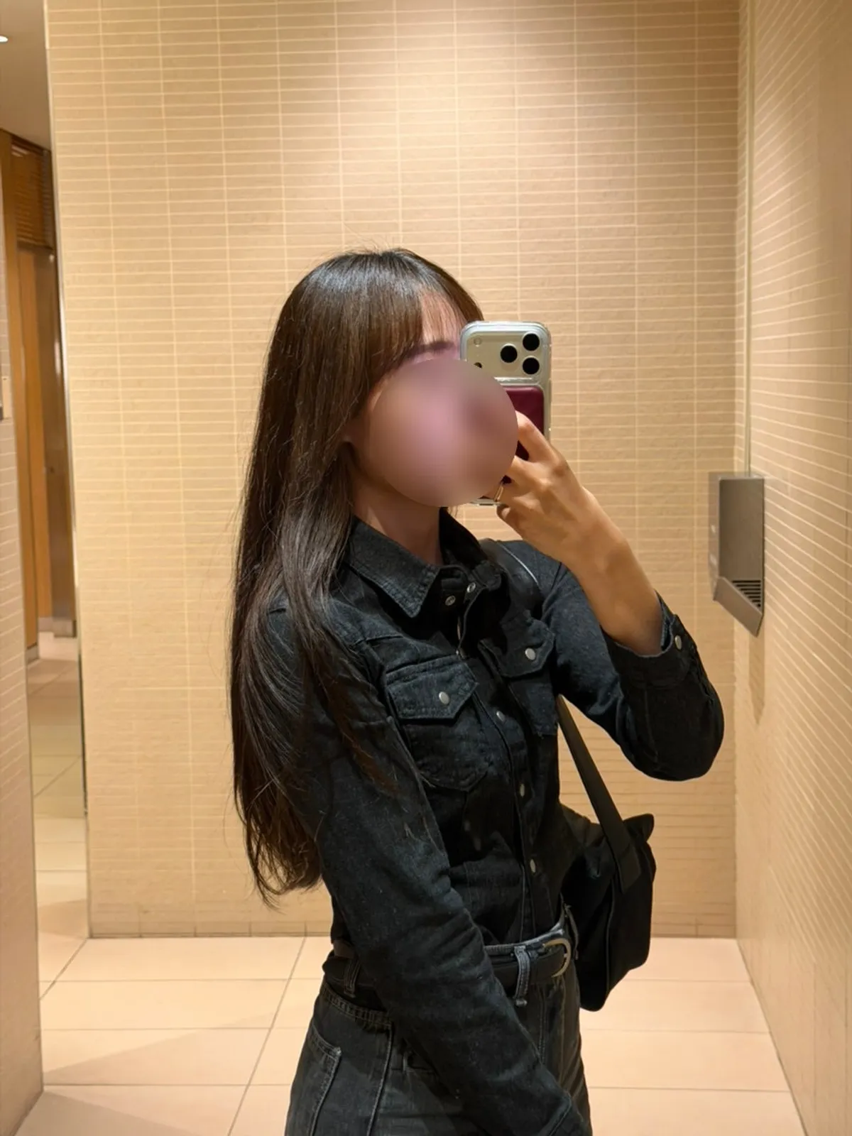 Long, shiny hair after the clinic treatment was finished