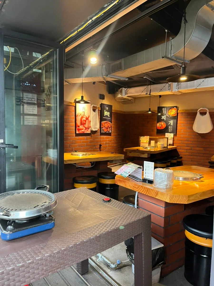 Spacious interior of Chopilsal Pork Grill Hongdae Branch