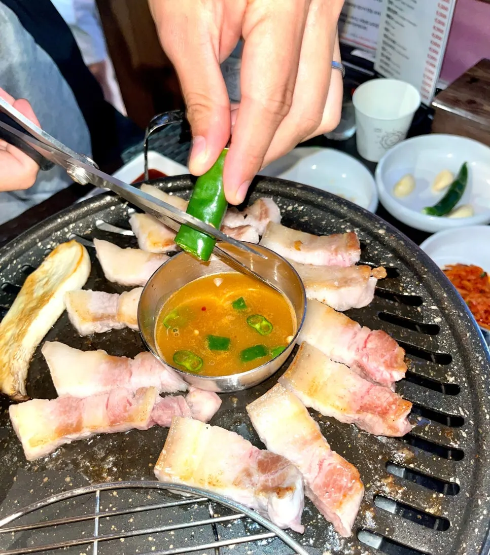소주와 청양고추를 넣은 멜젓