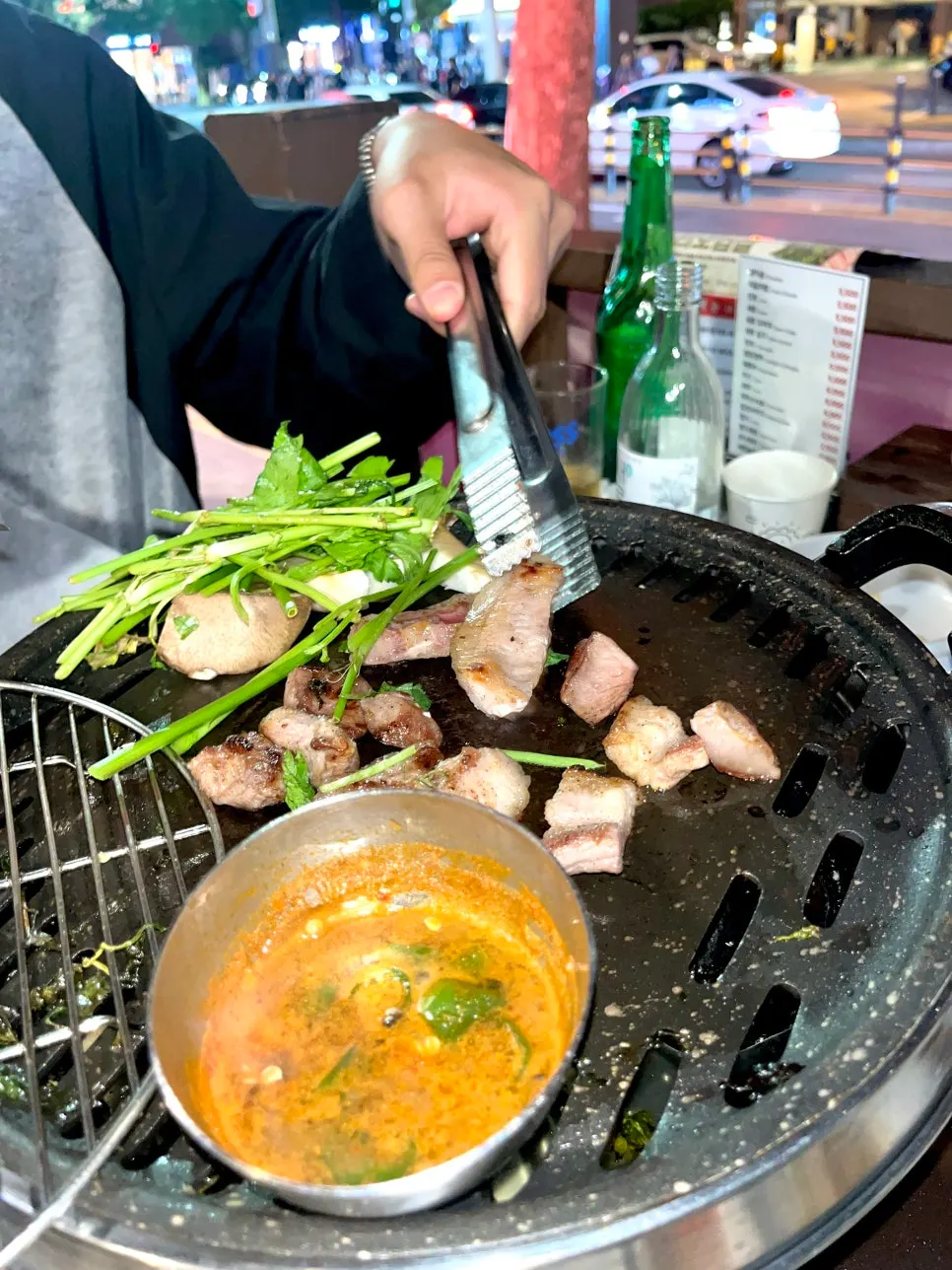 직원이 구워온 필살 껍데기