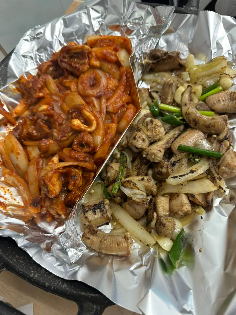 소금구이와 양념구이 반반 상차림