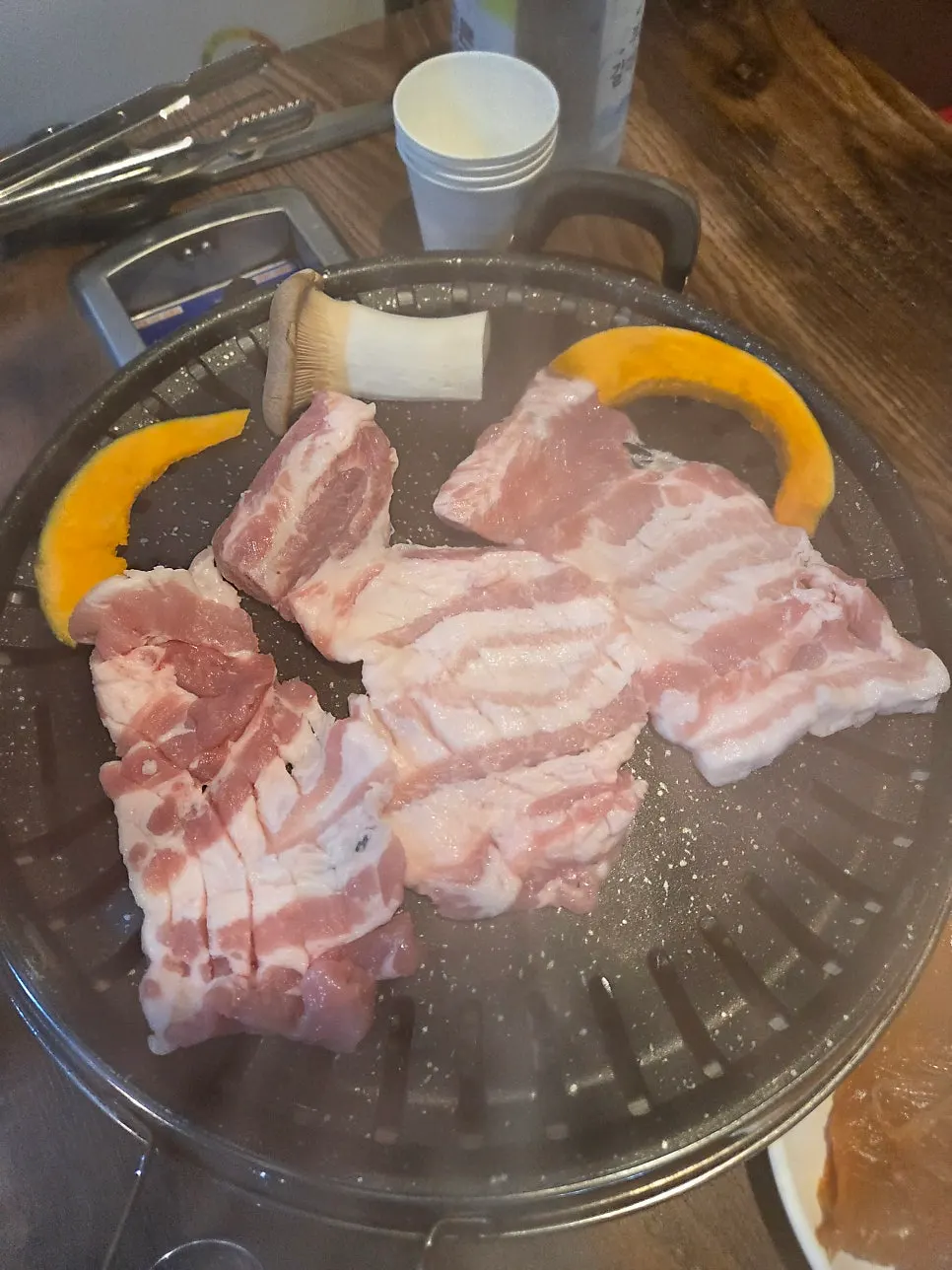 계란찜과 김치전 등 곁들이 반찬