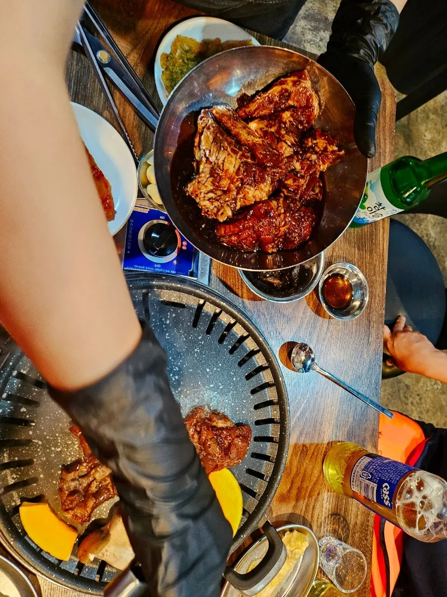 Ordering four servings of marinated galbi at Choryang Hyeongje Galbi
